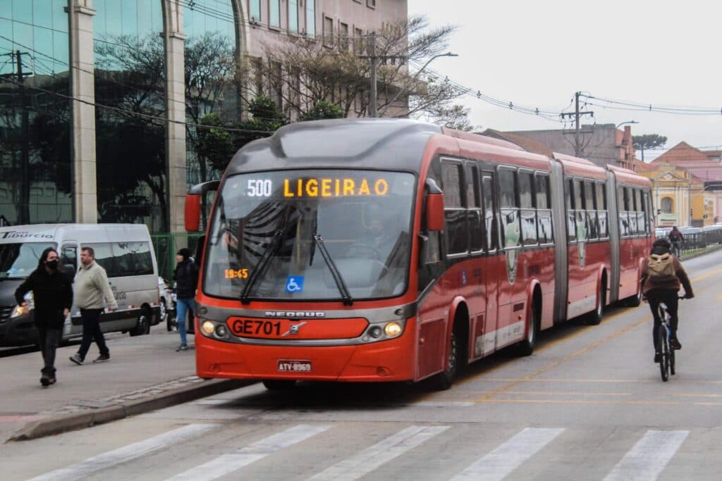 onibus-curitiba-tami-taketani-5-1024x683-1